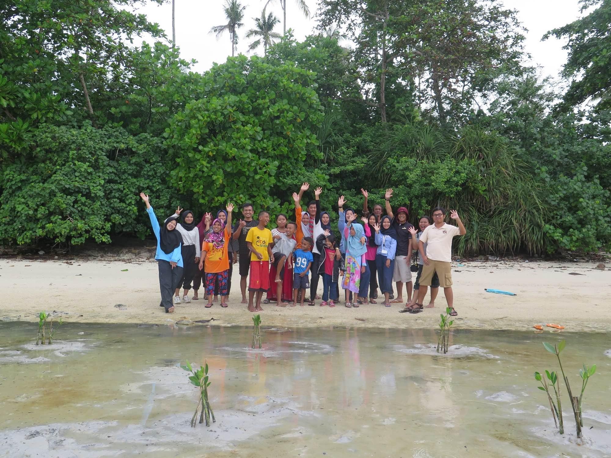 mangroveplanting2.jpg